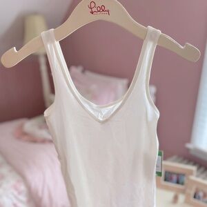 NWT - Lilly Pulitzer Tabbie V-Neck Tank in Resort White